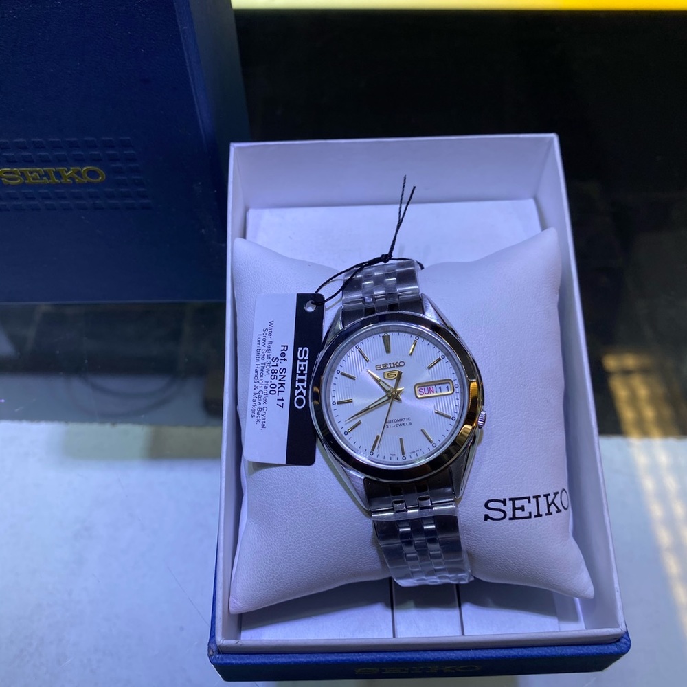 Watch - Picture 3 of 4